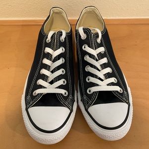 Converse sneakers black size 8